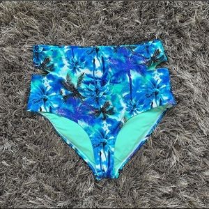 NWOT Rave Swim Bottoms